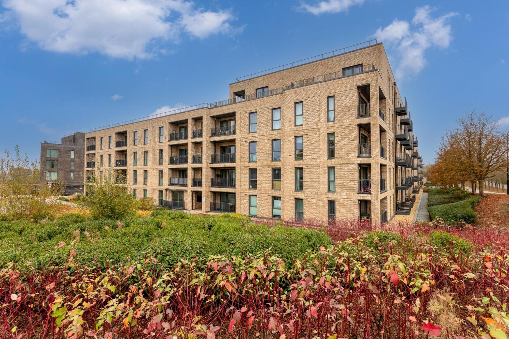 Penthouse Apartment - City Centre - Secure Parking, Balcony, Self-Check-In, Fast Wifi And Smart Tv With Netflix By Yoko Property Milton Keynes Exteriér fotografie