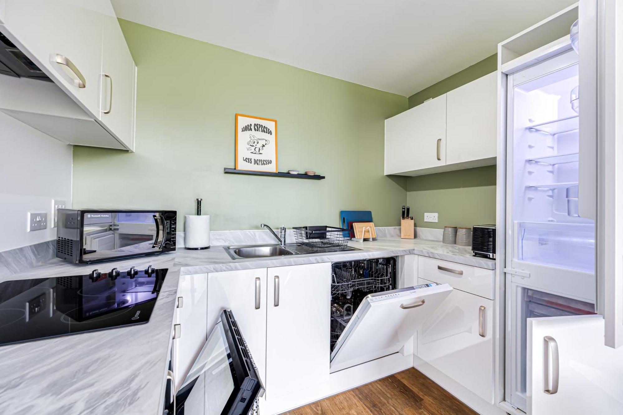 Penthouse Apartment - City Centre - Secure Parking, Balcony, Self-Check-In, Fast Wifi And Smart Tv With Netflix By Yoko Property Milton Keynes Exteriér fotografie