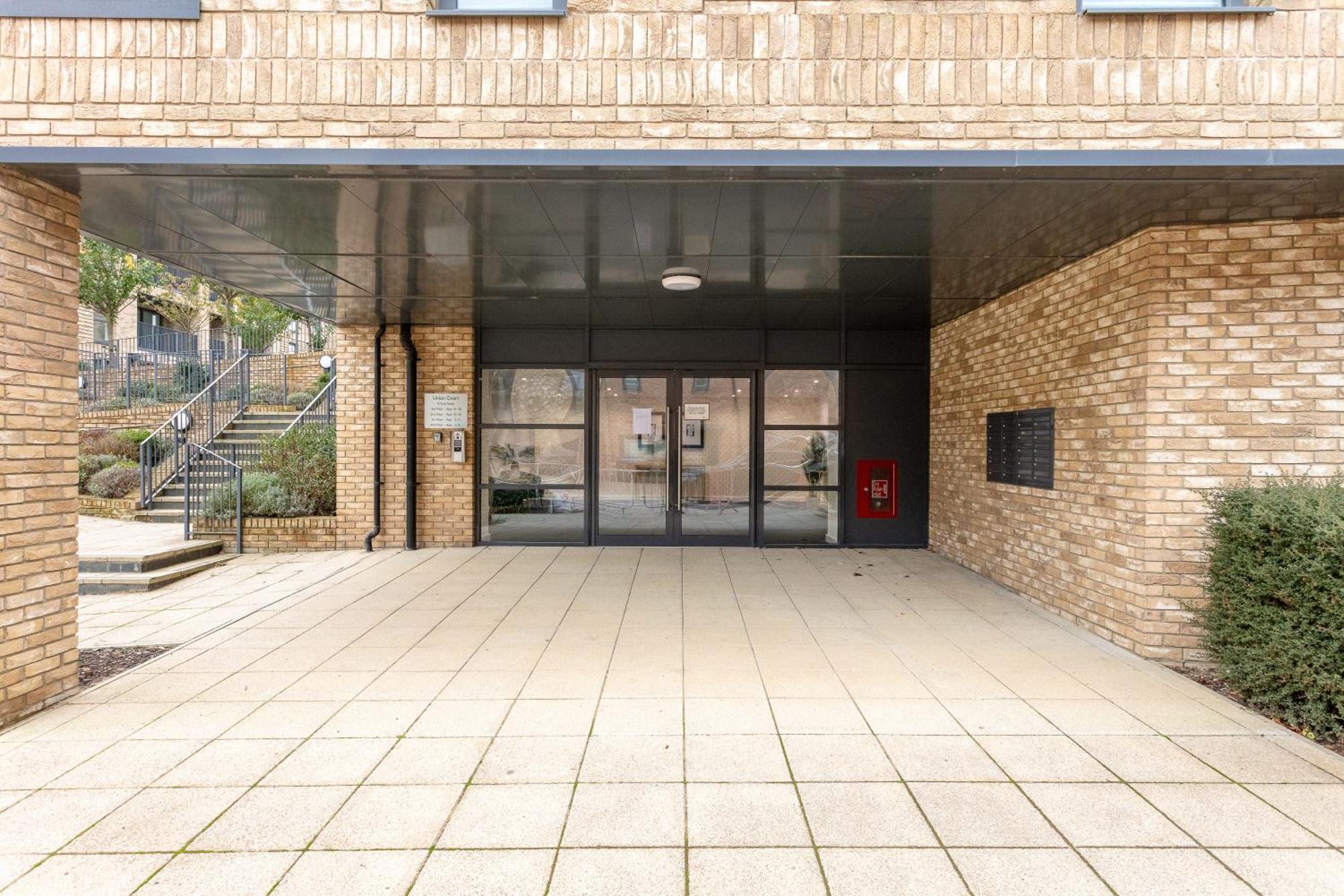 Penthouse Apartment - City Centre - Secure Parking, Balcony, Self-Check-In, Fast Wifi And Smart Tv With Netflix By Yoko Property Milton Keynes Exteriér fotografie