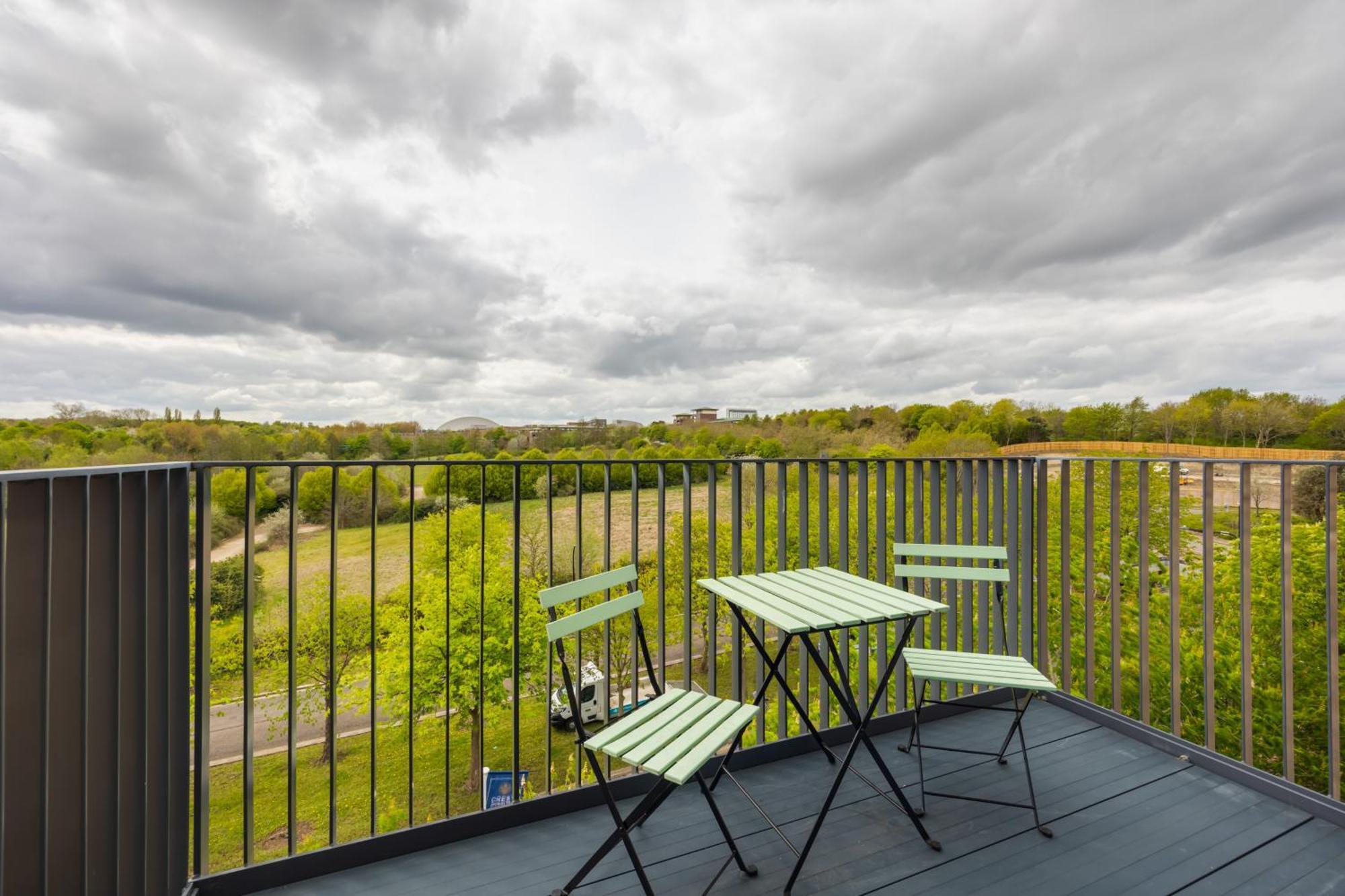 Penthouse Apartment - City Centre - Secure Parking, Balcony, Self-Check-In, Fast Wifi And Smart Tv With Netflix By Yoko Property Milton Keynes Exteriér fotografie