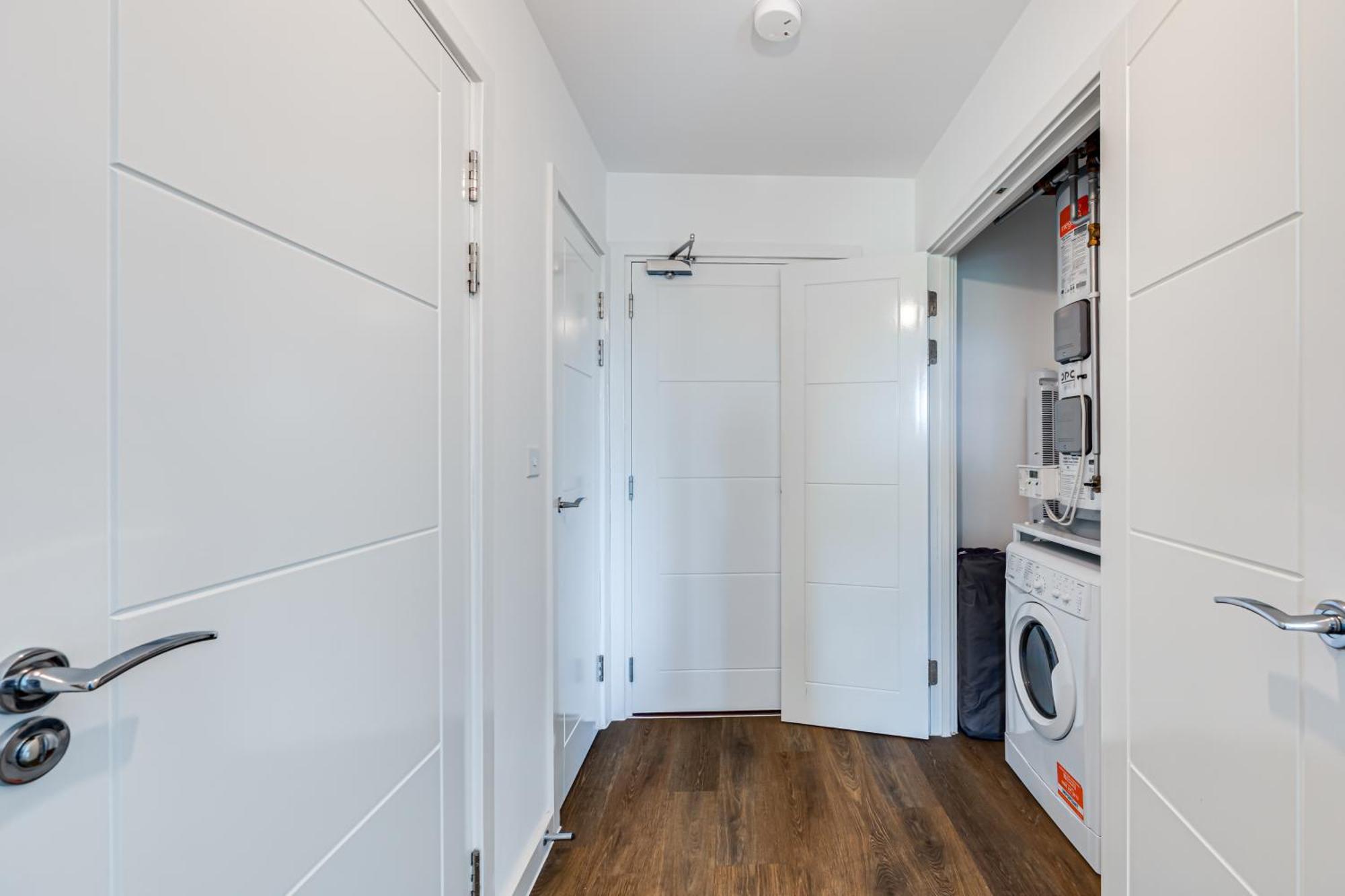 Penthouse Apartment - City Centre - Secure Parking, Balcony, Self-Check-In, Fast Wifi And Smart Tv With Netflix By Yoko Property Milton Keynes Exteriér fotografie