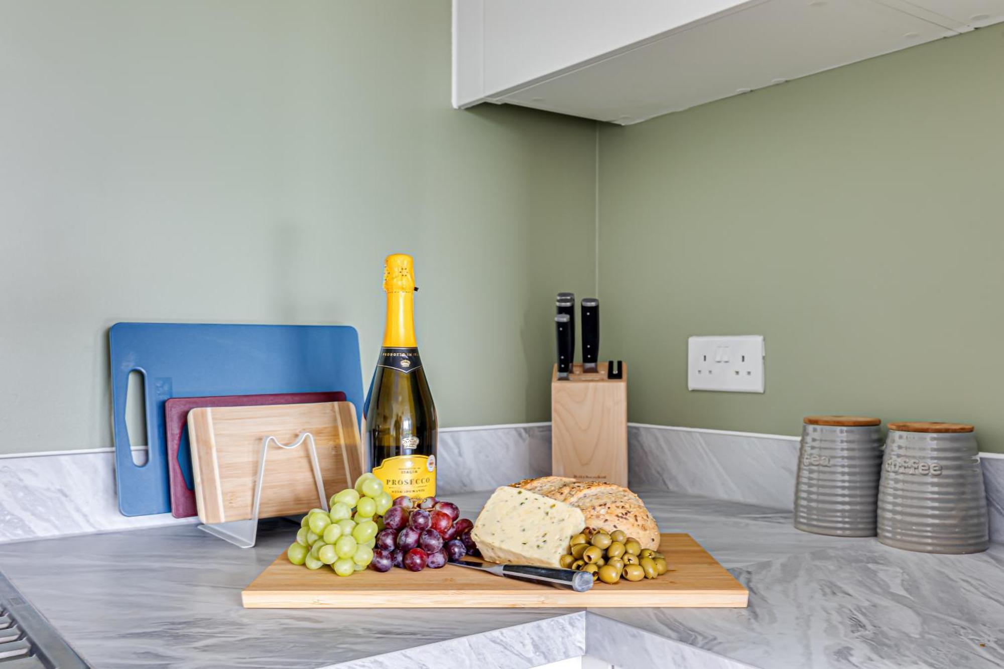 Penthouse Apartment - City Centre - Secure Parking, Balcony, Self-Check-In, Fast Wifi And Smart Tv With Netflix By Yoko Property Milton Keynes Exteriér fotografie